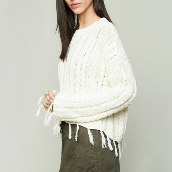 Hayden Los Angeles Cream Cable Knit Frayed Trim Pullover Sweater Size Large - Picture 4 of 10